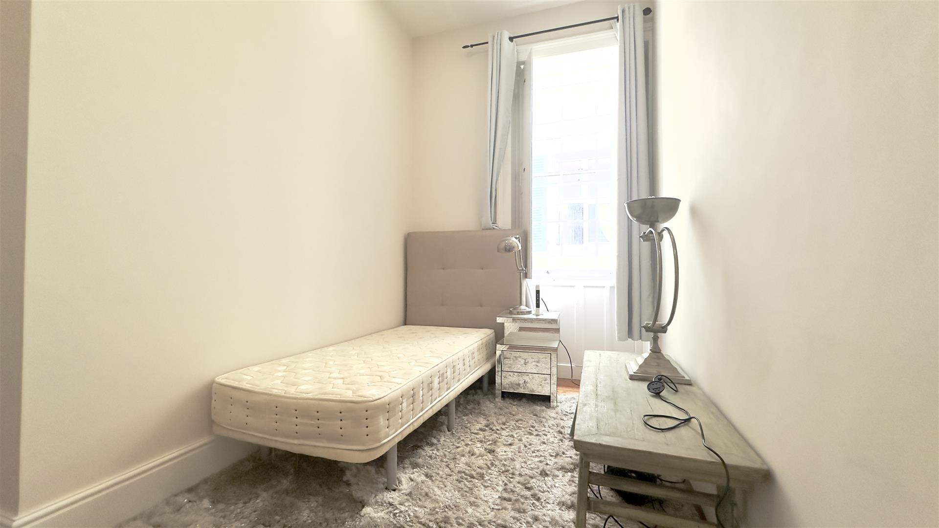 Image of House - 6 Bedrooms - 2 Bathrooms for Rental in Town Area-Gibraltar, Image 14